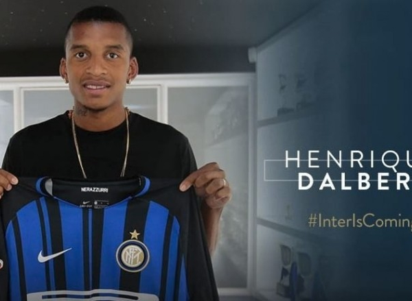 Inter, Dalbert si presenta: "Entusiasta che questo club abbia puntato su di me"
