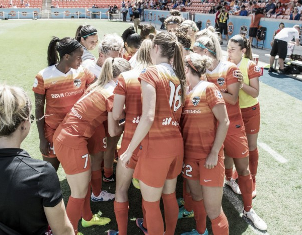 Seattle Reign keep perfect record against Houston Dash in 2-0 win