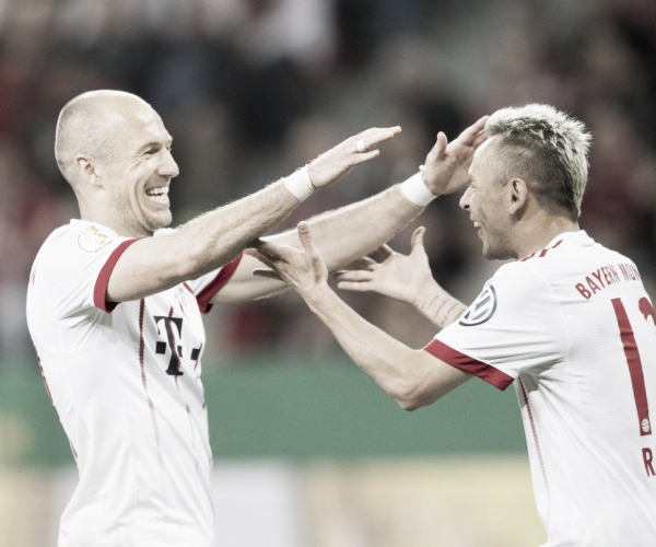 Bayern de Munique anuncia extensão contratual do lateral Rafinha e do meia Robben