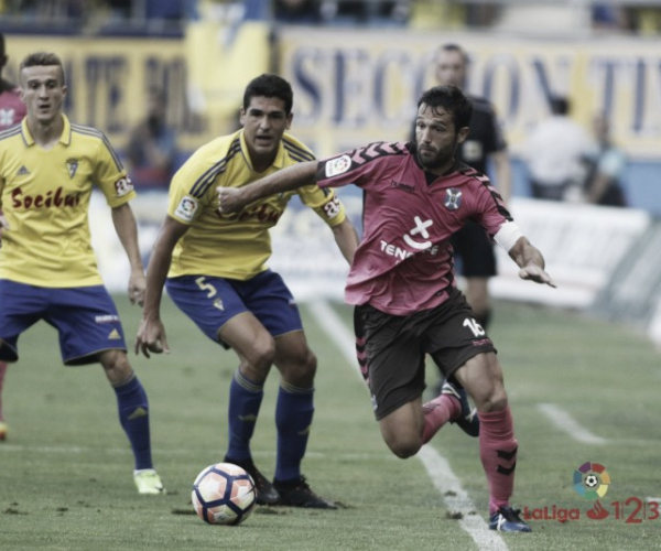 Com a vantagem, Cádiz visita Tenerife por uma vaga na final dos playoffs de acesso
