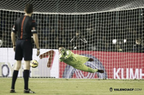 Diego Alves defende pênalti e quebra marca de Cañizares, mas Valencia empata com Celta