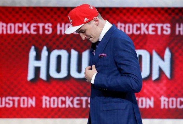NBA, miglioramenti evidenti per il rookie Sam Dekker degli Houston Rockets