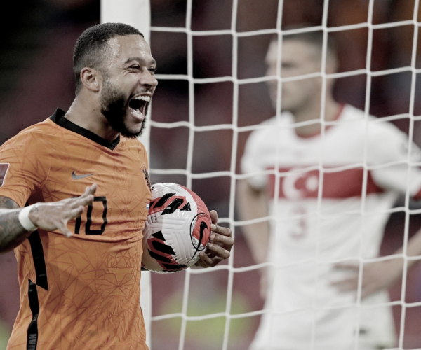 Holanda atropela Turquia em casa nas Eliminatórias para Copa do Mundo