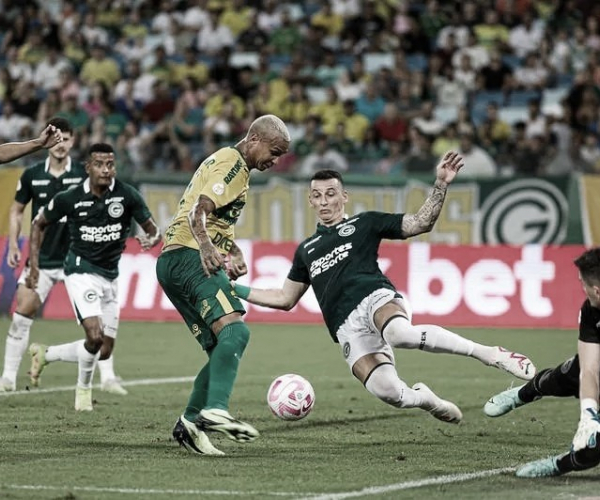 Em jogo de poucas emoções, Cuiabá e Goiás ficam no empate pelo Brasileirão