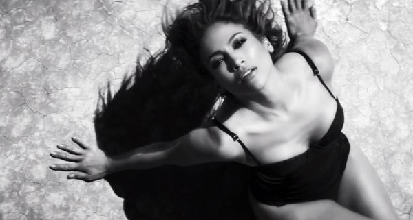 'First Love' desata la pasión de Jennifer Lopez en su nuevo vídeo