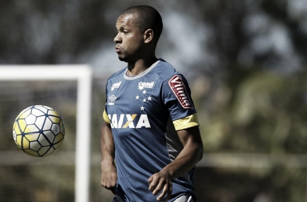 Edimar exalta postura de Mano no retorno ao Cruzeiro: "Chegou mostrando o que quer"