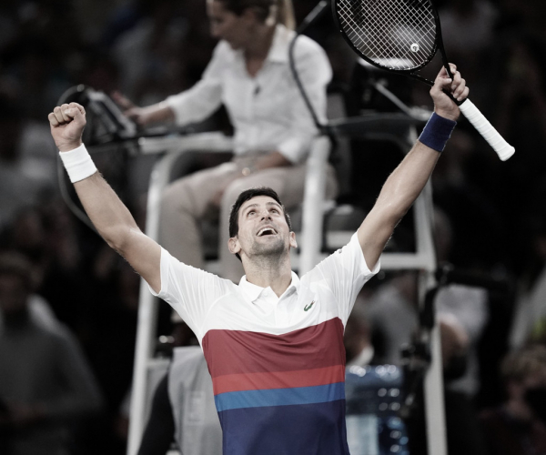 Djokovic vira para cima de Medvedev e é hexacampeão do Masters 1000 de Paris