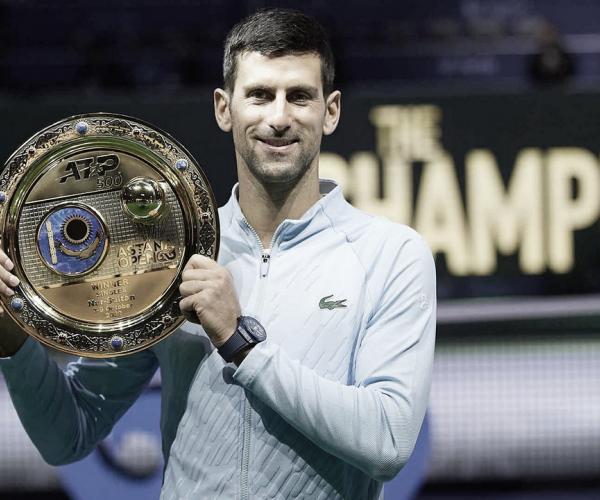 Djokovic supera Tsitsipas na final em Astana e conquista 90º título na carreira