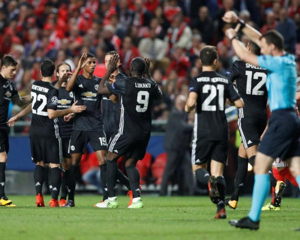 Champions League - Papera di Svilar e lo United vince, ora al Benfica serve il miracolo (0-1)