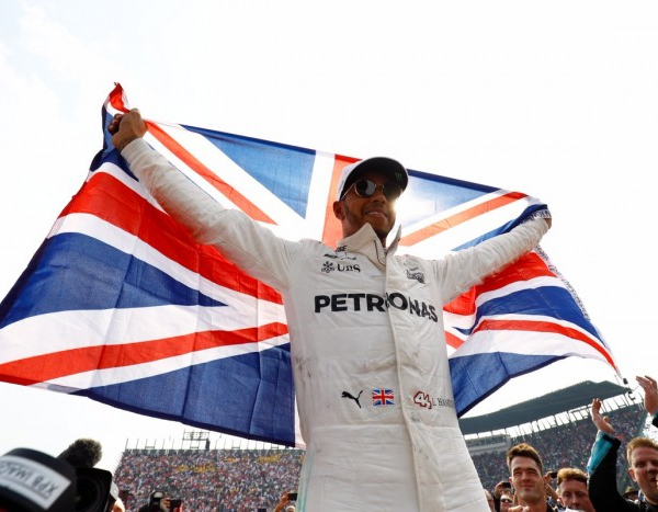 F1 - Hamilton: "Che bello lottare con le Ferrari! Con Vettel? Il nostro rapporto è ok"