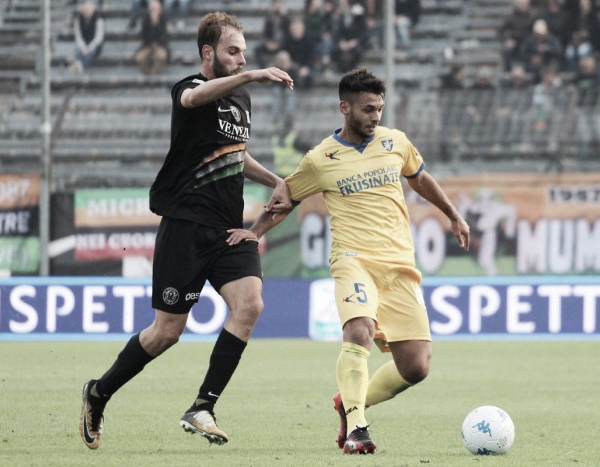 Serie B - pari e patta tra Venezia e Frosinone: 1-1 al "Penzo"