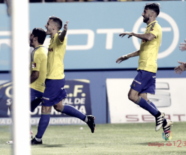 Cádiz bate Tenerife pelo placar mínimo e sai com vantagem nas semifinais dos playoffs de acesso
