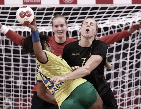 Brasil faz jogo instável e perde para Suécia no handebol feminino