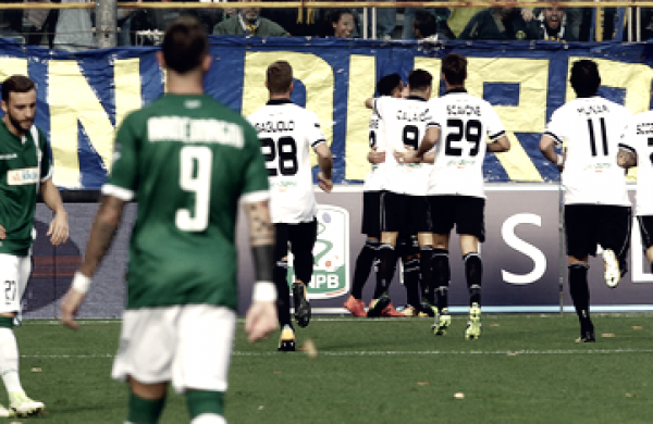 Serie B - Il Parma ingrana la terza: battuto l'Avellino 2-0
