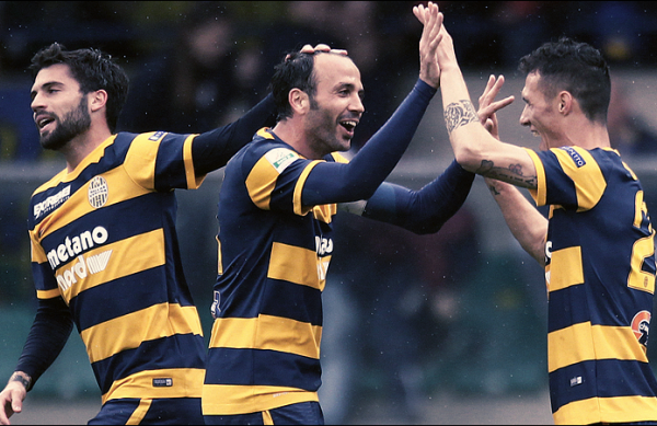 Serie B - Il Verona vince il derby col Vicenza all'ultimo respiro: 3-2 al Bentegodi
