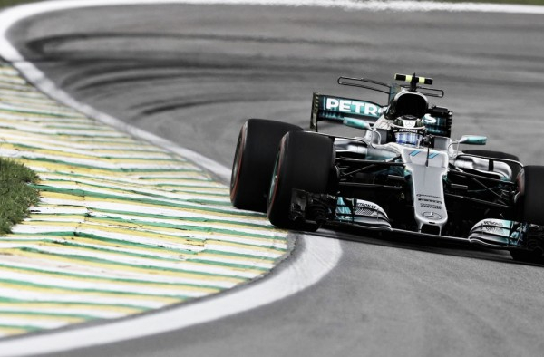 Formula 1, GP del Brasile - Pole di Bottas, beffato Vettel. Hamilton dal fondo dello schieramento