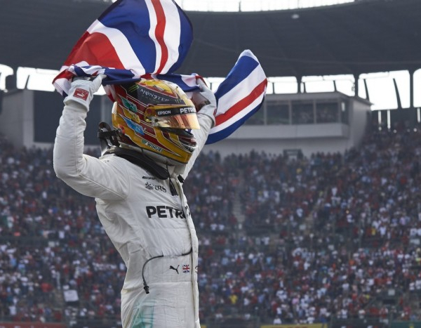 F1, Lewis Hamilton: è quasi rinnovo