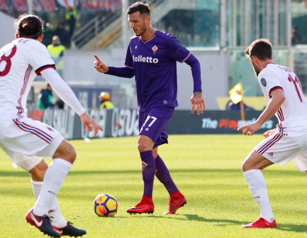 Simeone illude, Calhanoglu la pareggia: è 1-1 tra Fiorentina e Milan