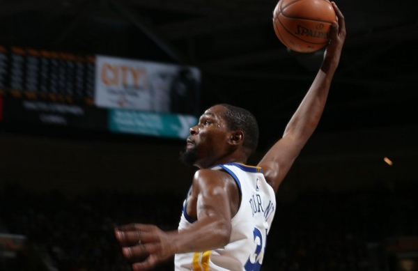NBA - Durant trascina Golden State, Cleveland si inchina ancora