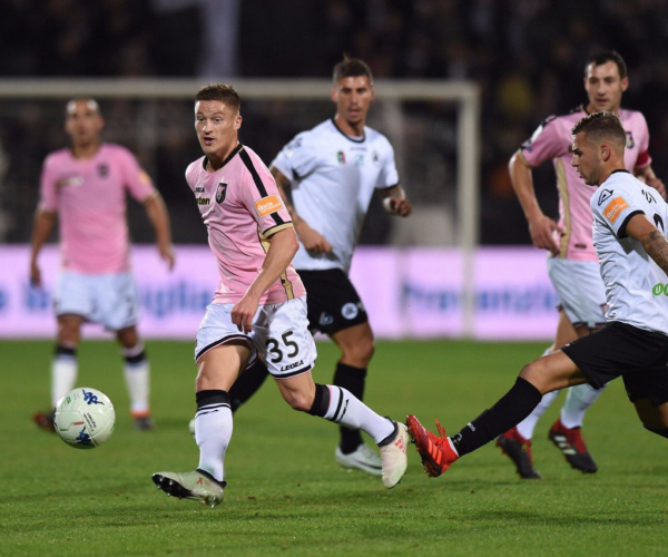Serie B - Giornata 18: vince il Lecce, pari per le altre big. 1-0 in extremis per la Salernitana