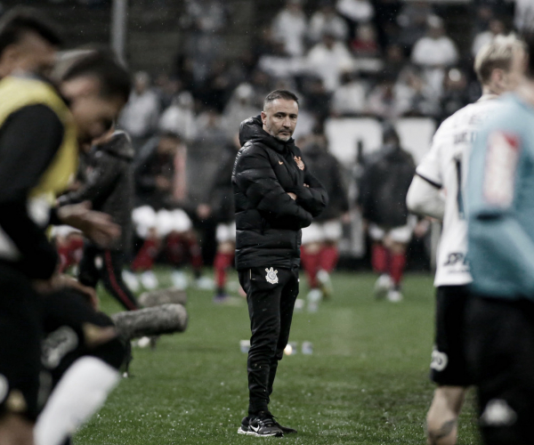 Vitor Pereira lamenta início ruim, mas comemora bom resultado do Corinthians