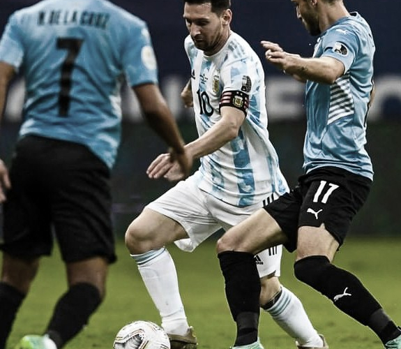 Messi lidera a Argentina en la victoria ante Uruguay (1-0)