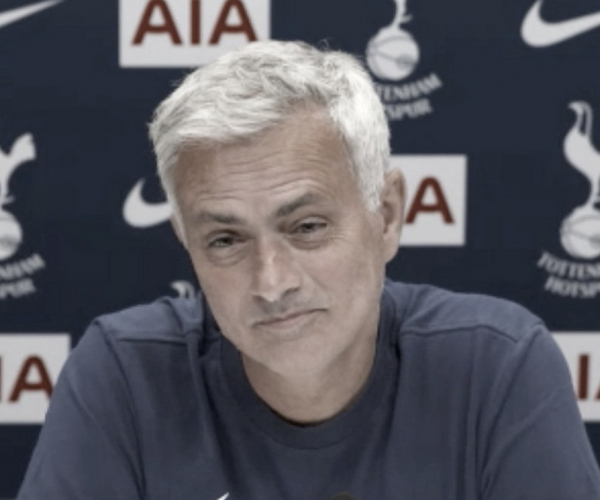Mourinho
vê Tottenham longe de vaga à Liga dos Campeões: "Temos que ser mais fortes mentalmente"