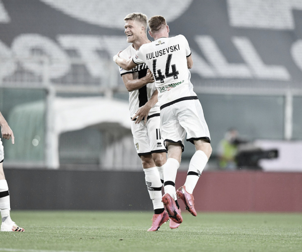 Com hat-trick de Cornelius, Parma goleia Genoa e mantém rival ameaçado de rebaixamento