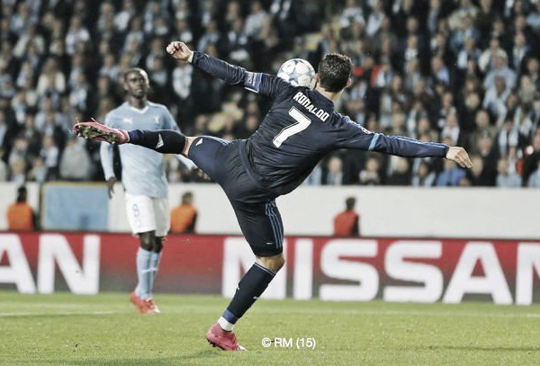 Cristiano Ronaldo recebe homenagem do Real Madrid pela marca de 324 gols pelo clube