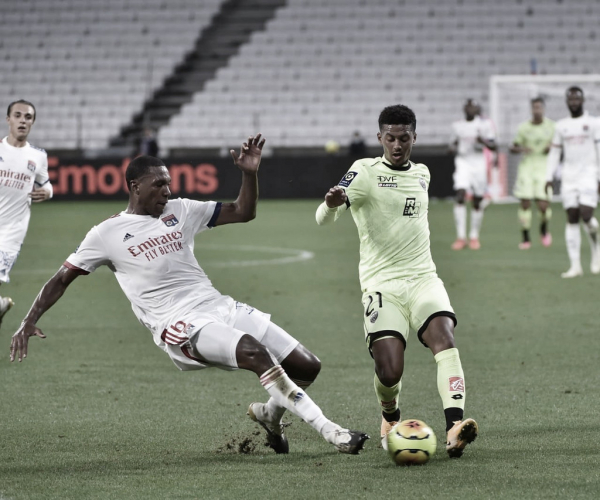 Depay anota hat-trick e Lyon estreia na Ligue 1 com goleada sobre Dijon