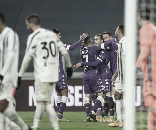 Em grande noite de Biraghi, Fiorentina passeia sobre Juventus fora de casa