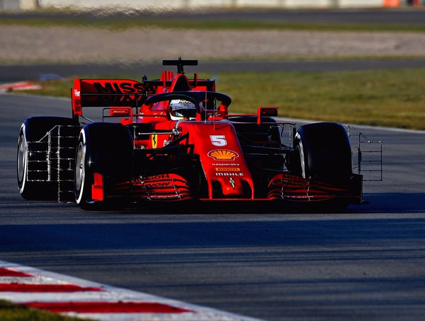 Test Formula 1, Day-5: Vettel davanti ma la Ferrari si nasconde
