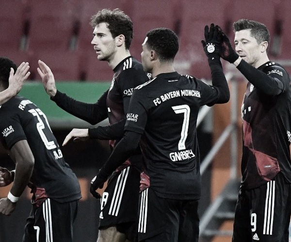 Un gris Bayern Múnich derrotó al Augsburgo