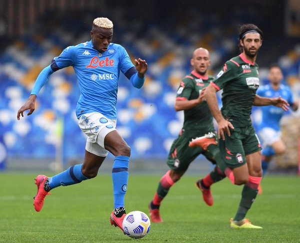 Di Lorenzo salva il Napoli: contro il Crotone finisce 4-3