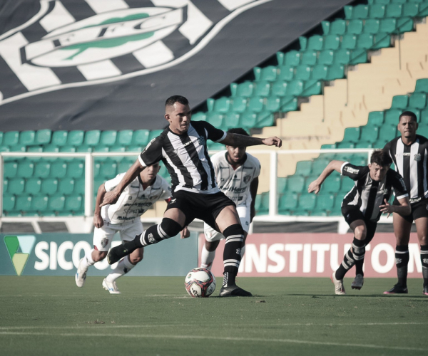 Figueirense sai na frente, mas Joinville busca empate em jogo movimentado