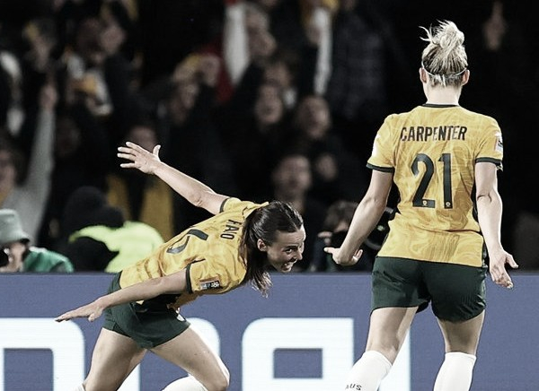 Diante de 76 mil pessoas, Austrália vence Dinamarca e avança às quartas na Copa do Mundo Feminina
