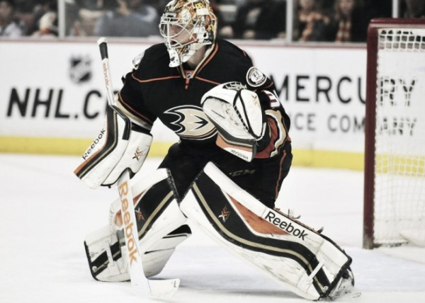 Toronto Maple Leafs acquire Frederik Andersen from Anaheim Ducks