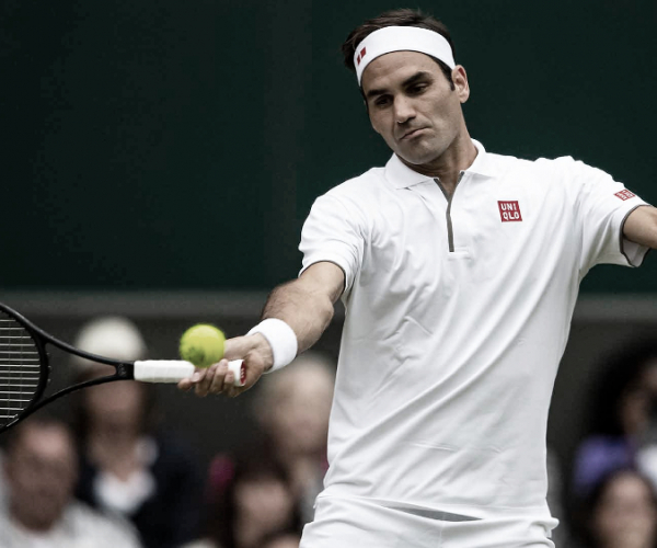 Federer perde primeiro set, mas vence Nishikori sem drama nas quartas de Wimbledon