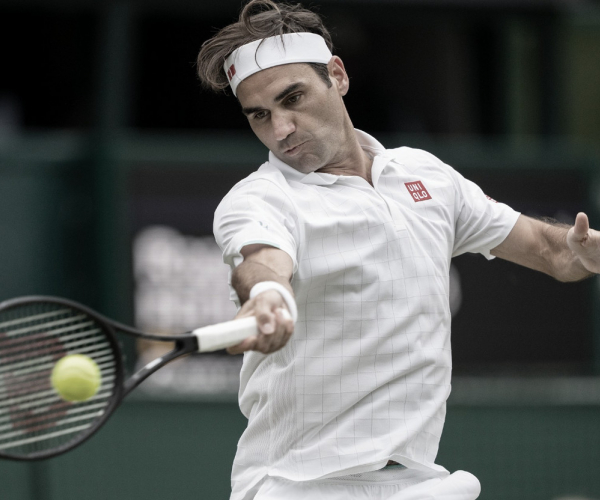 Federer sufre para avanzar a la cuarta ronda