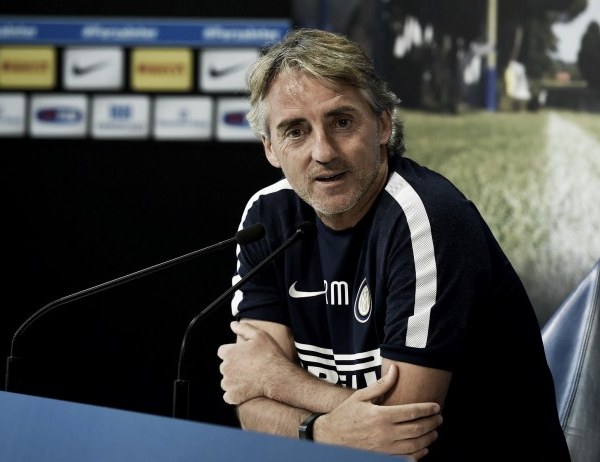 Verso Napoli - Inter, Mancini: "Loro sono i favoriti, ma noi vogliamo vincere"