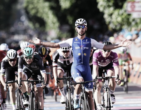Giro d'Italia, Gaviria vola anche a Messina e concede il bis allo sprint