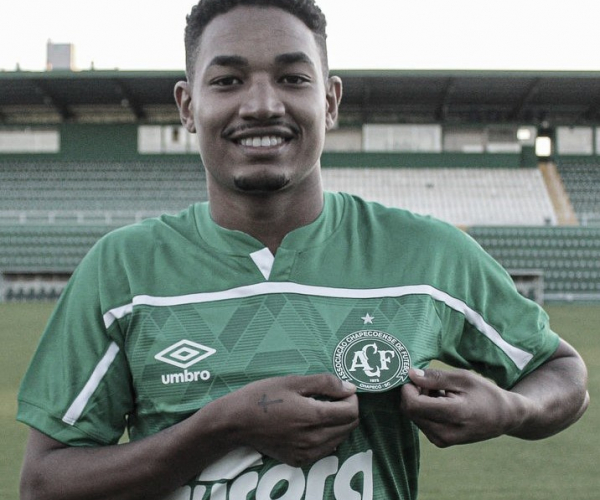Chapecoense confirma contratação de atacante Fernandinho, ex-Joinville