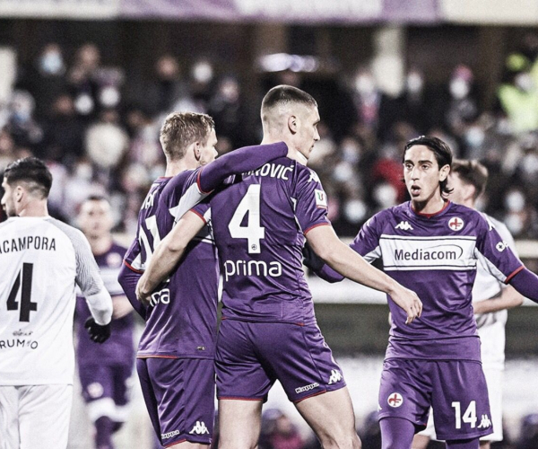 Fiorentina toma sustos, mas bate Benevento e segue na Copa da Itália