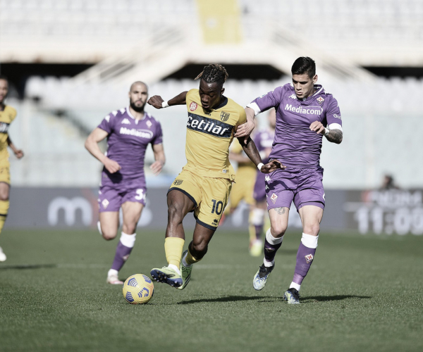 Fiorentina marca no fim e evita derrota para Parma em jogo de seis gols