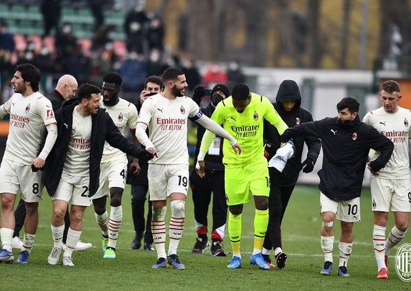 Il Milan si impone  Venezia: 0-3 e primo posto momentaneo conquistato