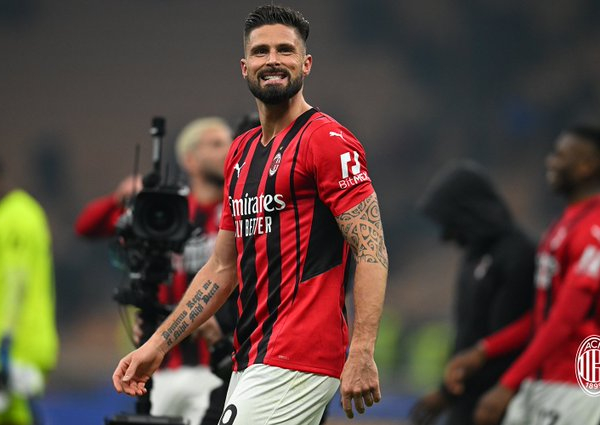 Serie A - Doppietta di Giroud, Il Milan vince un derby pazzo