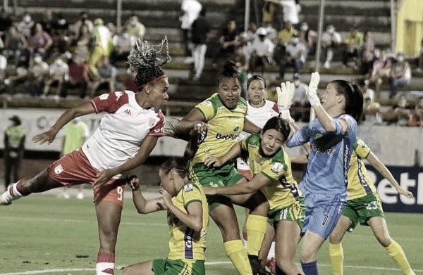 Santa Fe consigue su primera victoria en la Liga Femenina