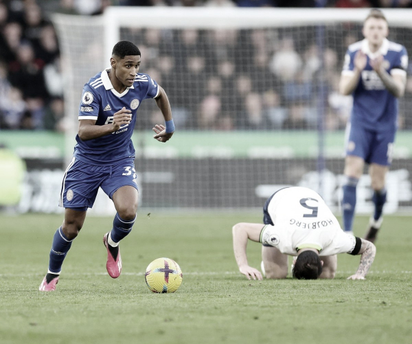 Leicester vira em dois minutos e
goleia o Tottenham na Premier League