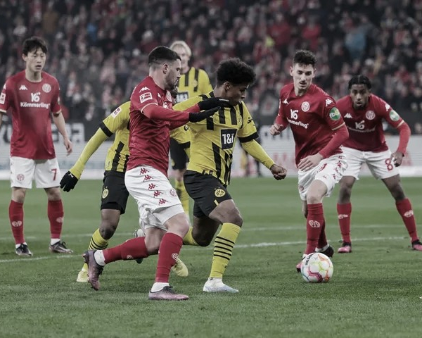 Dortmund
encontra dificuldades diante do Mainz, mas vence no fim com gol decisivo de Reyna