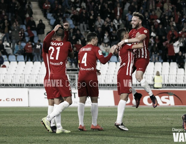 Fotos e imágenes del Almería 2-1 Elche, jornada 15 de Segunda División
